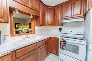5029 Oakview Dr, Vermilion, OH 44089 - Photo 13