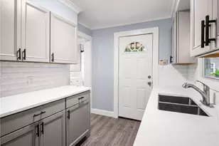 353 Hilton Ave, Youngstown, OH 44507 - Photo 9