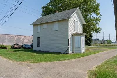 1107 Market Avenue S, Canton, OH 44707 - Photo 3