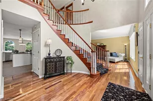 1415 Homestead Creek Dr, Grandview Heights, OH 44147 - Photo 3