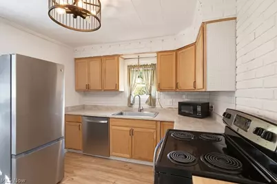 1362 Yellowstone Avenue, Akron, OH 44310 - Photo 9