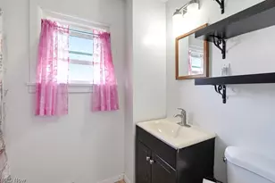 1362 Yellowstone Ave, Akron, OH 44310 - Photo 17