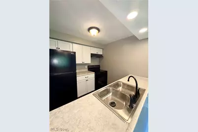 344 Oak Manor Avenue NE, Massillon, OH 44646 - Photo 3