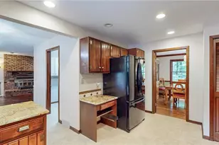 17099 Creighton Dr, Chagrin Falls, OH 44023 - Photo 5