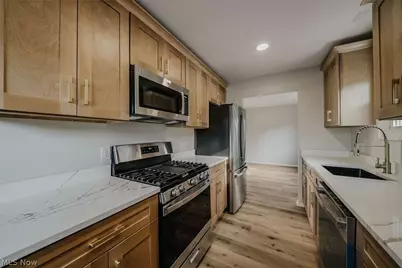 31508 Daniel Drive, Willowick, OH 44095 - Photo 5