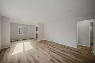 31508 Daniel Dr, Willowick, OH 44095 - Photo 3