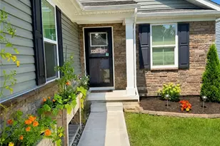 168 Eagle Cir, Amherst, OH 44001 - Photo 3
