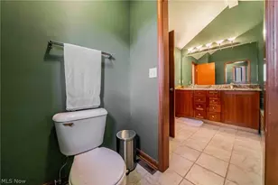 4084 Shelly Dr, Green Hills, OH 44131 - Photo 19