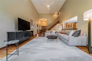 4084 Shelly Dr, Green Hills, OH 44131 - Photo 7