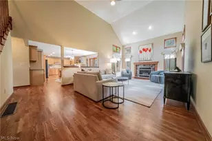 4084 Shelly Dr, Green Hills, OH 44131 - Photo 5