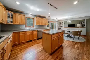 4084 Shelly Dr, Green Hills, OH 44131 - Photo 9