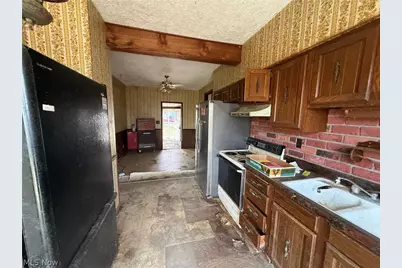 116 5th Avenue, Chardon, OH 44024 - Photo 9