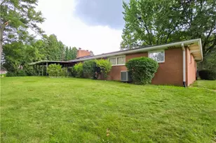 1815 Glenmont Dr NW, Canton, OH 44708 - Photo 5