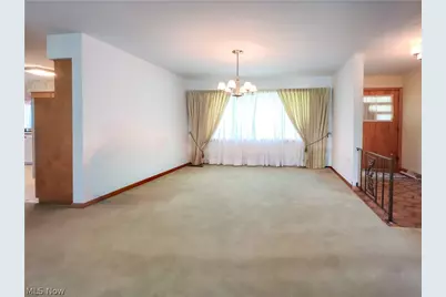 1815 Glenmont Drive NW, Canton, OH 44708 - Photo 7
