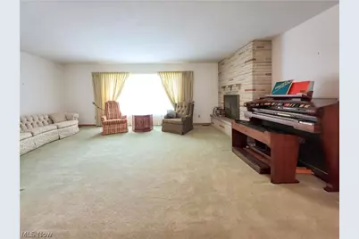 1815 Glenmont Drive NW, Canton, OH 44708 - Photo 5