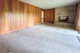 1815 Glenmont Dr NW, Canton, OH 44708 - Photo 9