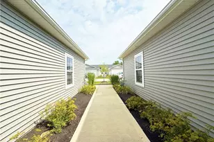 208 Silver Spg Cir, Elyria, OH 44035 - Photo 3
