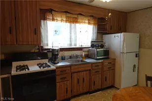 56505 Boyd Ave, Bridgeport, OH 43912 - Photo 5