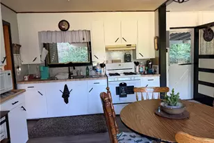 105 School St, Killbuck, OH 44637 - Photo 9