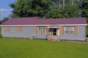 105 School St, Killbuck, OH 44637 - Photo 3