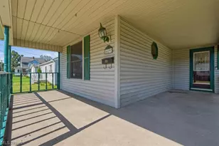 419 Poplar Ave, Williamstown, WV 26187 - Photo 7