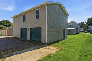 419 Poplar Ave, Williamstown, WV 26187 - Photo 25
