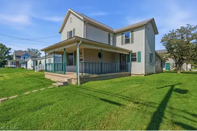 419 Poplar Avenue, Williamstown, WV 26187 - Photo 1