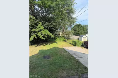140 4th Street NE, New Philadelphia, OH 44663 - Photo 3