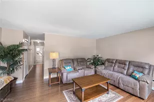 1019 Elmwood Dr, Willoughby, OH 44094 - Photo 3