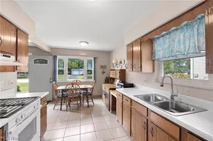 1019 Elmwood Dr, Willoughby, OH 44094 - Photo 9