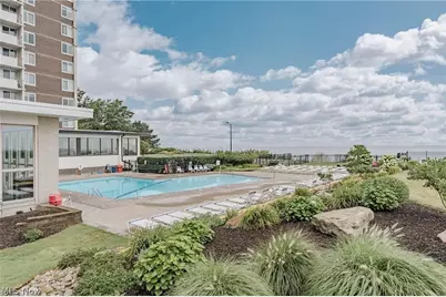 12900 Lake Avenue #707, Oakwood, OH 44107 - Photo 7