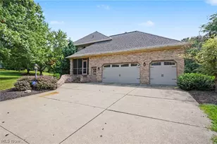 5671 Brownstone Cir NW, Canton, OH 44718 - Photo 3