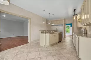 5671 Brownstone Cir NW, Canton, OH 44718 - Photo 15