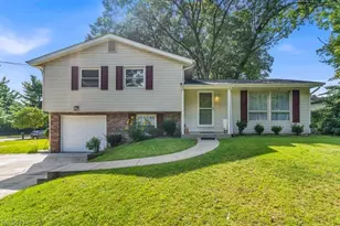 596 Eric Dr, Akron, OH 44305 - Photo 1