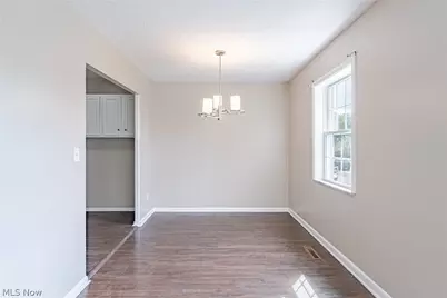 3271 Warrensville Center Road #8B, Huber Heights, OH 44122 - Photo 7