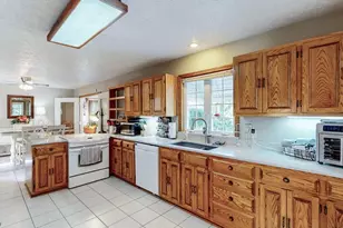 1067 Mohawk Trail SW, Hartville, OH 44632 - Photo 15