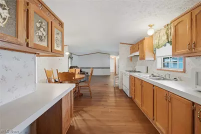 83 Helen Street, Barberton, OH 44203 - Photo 7