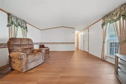 83 Helen Street, Barberton, OH 44203 - Photo 3