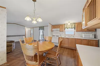 83 Helen Street, Barberton, OH 44203 - Photo 5