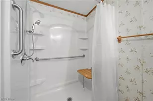 83 Helen St, Barberton, OH 44203 - Photo 11
