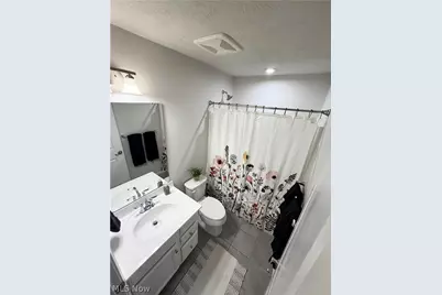 3241 Boettler Street NE, Canton, OH 44721 - Photo 23
