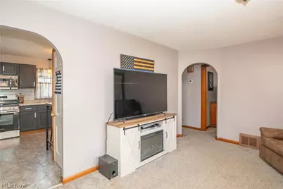 2826 Fletcher Avenue NE, Canton, OH 44705 - Photo 7