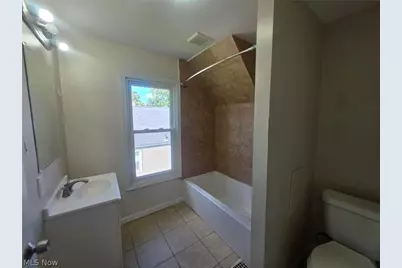 1226 Shriver Avenue NE, Canton, OH 44705 - Photo 5