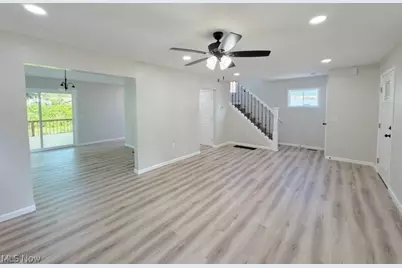 909 N Walnut Street, Dover, OH 44622 - Photo 5