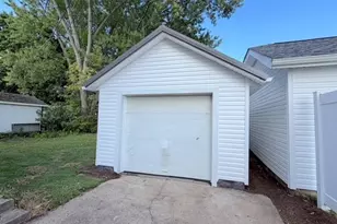 909 N Walnut St, Dover, OH 44622 - Photo 23