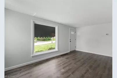 1514 37th Street NW, Canton, OH 44709 - Photo 3