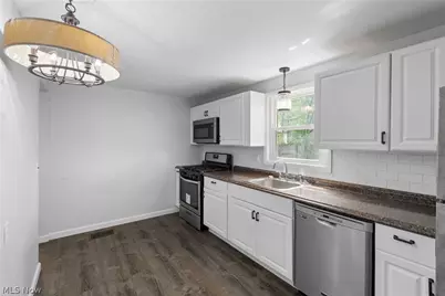 1514 37th Street NW, Canton, OH 44709 - Photo 7
