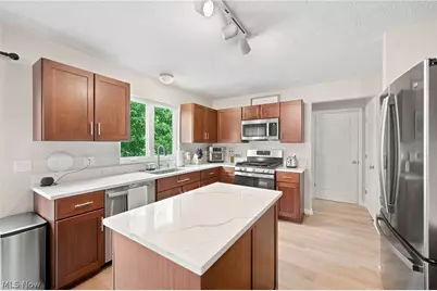 536 Andover Circle, Grandview Heights, OH 44147 - Photo 5