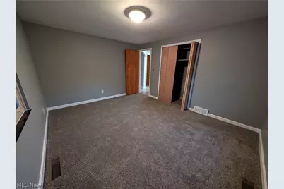 647 Longmere Drive, Kent, OH 44240 - Photo 9