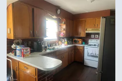 92 Camvet Drive, Campbell, OH 44405 - Photo 3